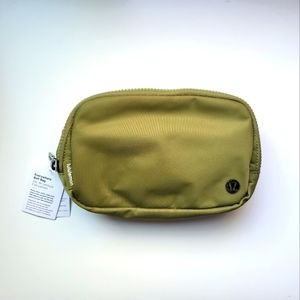 NWT Lululemon Everywhere Belt Bag EBB Olive Green